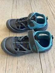 OshKosh B’gosh Gray & Blue Rubber Soled Water Shoes w/Hook & Loop Closure Sz 1