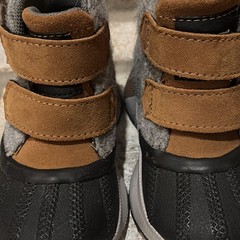 Sorel Infant Out N About Classic Boot – Size 8 Youth- Camel Brown / Black