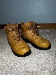 Nike Manoa 17 Lace Up Hiking Boots- Big Kid Size US 2Y New Tan Wheat