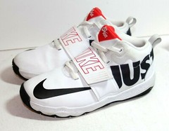 2021 NIKE Team Hustle AQ9977-100 Unisex White Athletic Basketball Shoes Sz 6.5 Y