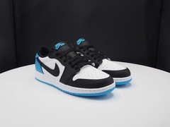 Nike Air Jordan 1 Low OG „UNC“ CZ0858-104 Grade School 7Y / Women’s 8.5 US