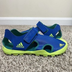 Adidas Captain Toey Juniors Walking Sandals in Blue & Green Size 2