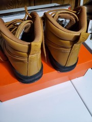 Nike Manoa Leather Boots Wheat/Black BQ5372-700 Boys Size 6y