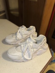 Size 4 (GS) – Nike Huarache Run Low White Pure Platinum