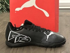 Puma Junior US 13 Future 7 Play TT Jr Style Black # 107737-02 *Damaged Box