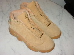 2017 Nike Air Jordan Retro 13 „Wheat 2017“ Gold Youth Shoes! Size 3Y Sold As Is!