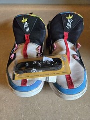 Size 4Y (GS) – Nike Kyrie Flytrap 6 SE Mid Black Multicolor Basketball Shoe