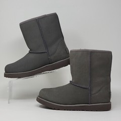 UGG Classic Grey Short Boot 1019646K Sheepskin Fur Lined Mid Calf Youth Sz 3 New