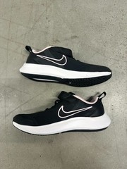 Nike Star Runner 3 Black and Pink Size 2