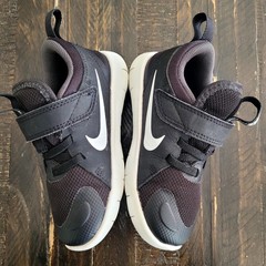 Nike Flex Contact 4 Kids Size 8C