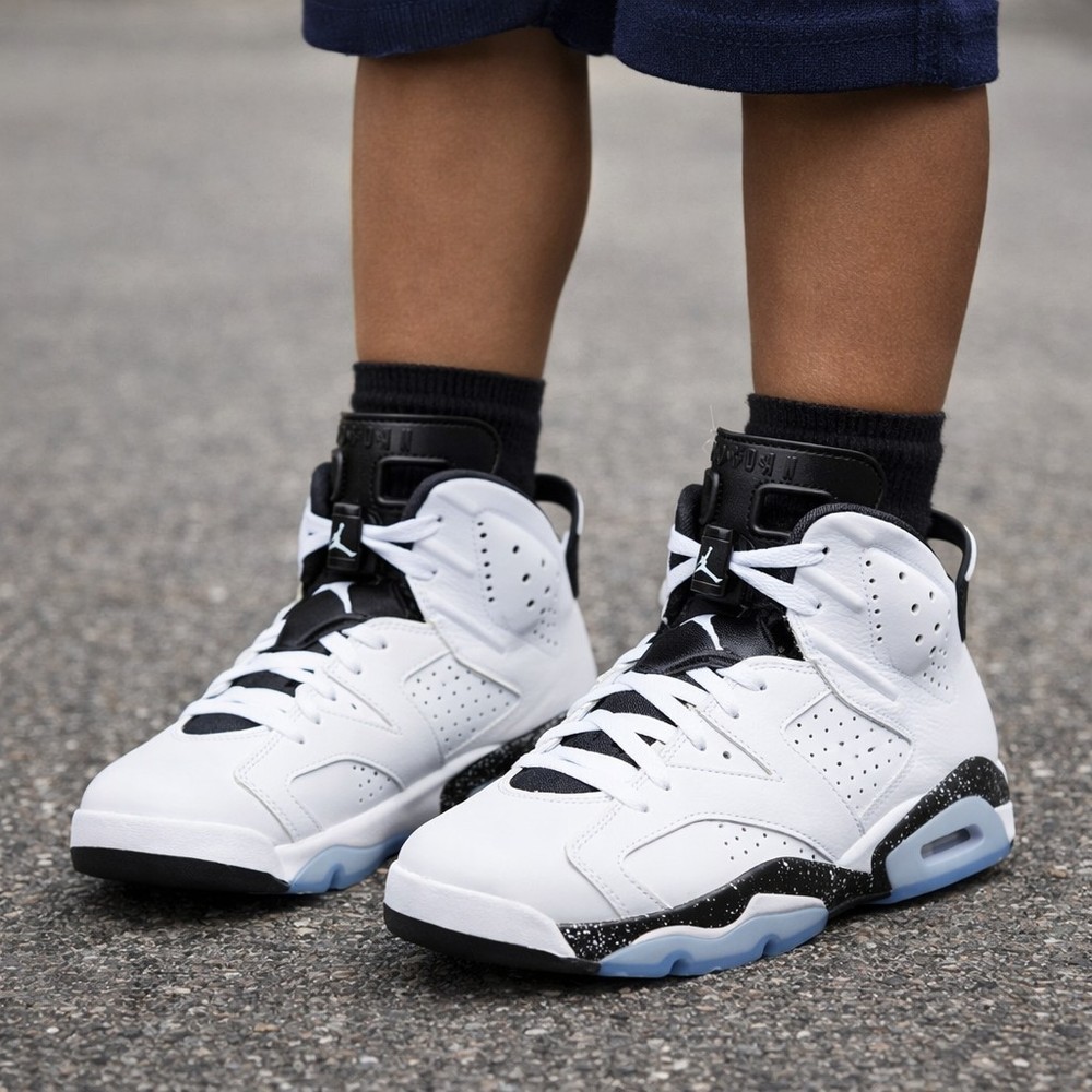 Jordan 6 Retro Reverse Oreo (GS), Size: 4Y, 384665-112