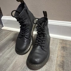 Dr. Martens Doc 1460 J Juniors Combat Boots Size 3 Glossy Black Leather Side Zip