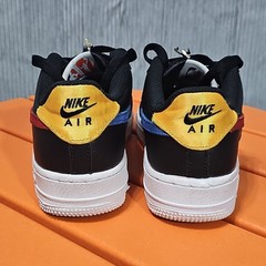 NBA x NIKE AIR FORCE 1 LV8 EMB GS) (DN4178 001) Size 4Y (Women’s 5.5) EUC