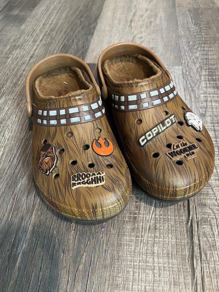 Crocs Kids Clogs Sz 6 Brown Star Wars Chewbacca Classic Sherpa Youth Shoes