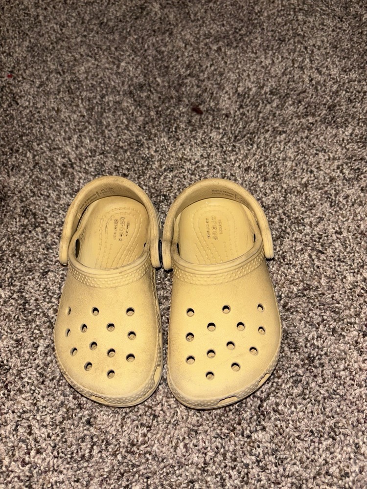Size 6C Toddler Crocs
