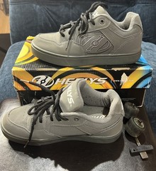 Grey Heelys 5 Youth male size