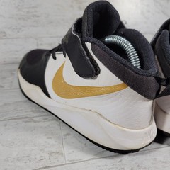Nike Team Hustle D9 PS Black Metallic Gold AQ4225-004 Youth 3Y Boys