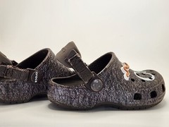 Size C8 Crocs Classic Clog x Carrots with Jibbitz Soil Espresso