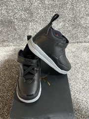 Nike Jordan Courtside 23 6C KIDS Black Gym Red-Particle Grey Brand New