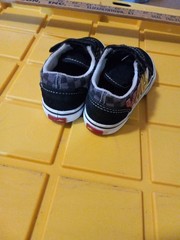 Authentic VANS Old Skool Kids Shoes Size 8. Pre Owned Good Condition See Photos