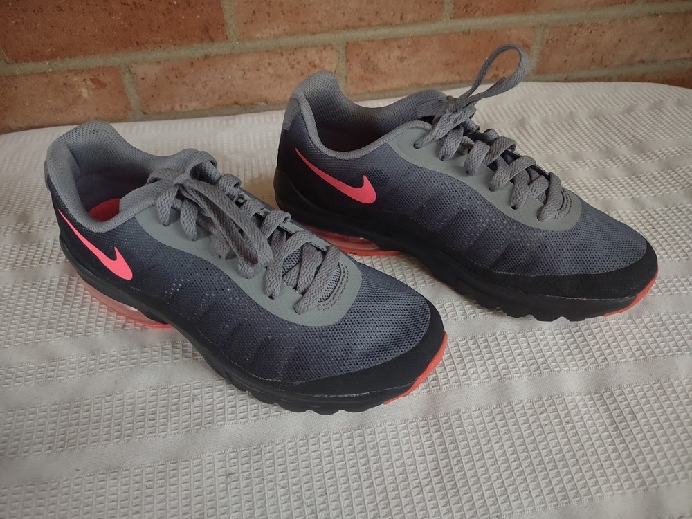 Nike Air Max Invigor GS Athletic Shoes Gray & Pink Youth Size 6.5Y 749575-006