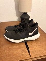 Nike Team Hustle D 8 Mid-Top Sneakers Black/White US 6.5Y AA3521-001