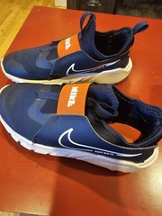 Size 5.5 (Big Kid) – Nike Flex Runner Shoe, Midnight Navy Blue/Picante Red/White
