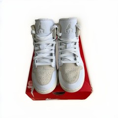 Air Jordan 1 Mid SE Craft “Inside Out” White / Sail – Youth Size 4.5Y Women’s 6