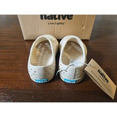 Native Jefferson Bloom Kids Size C5 Bone White Soy Beige Slip On Shoes
