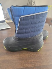 Arctic Shield Boots Kid’s Size 6