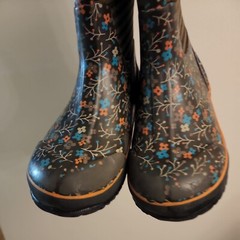 Bogs K Classic Flowers Sz 3 Pull-On Brown Floral Rubber Waterproof Mid-Calf Boot