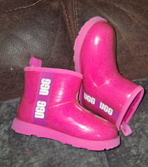 UGG Unisex Kids Pink Rubber Ankle Pull-On Rain Boots Logo US Size 13