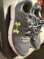 Under Armour Unisex-Child Assert 10 Running Shoe, 4.5