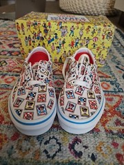 (Where’s Waldo) Postage Vans Era Multi color size 12 kids