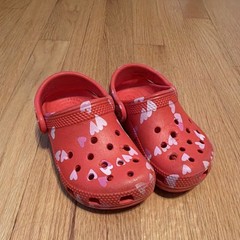 Crocs Classic Kids Heart Print Valentine Clogs Red/Pink/White Slip On US 8