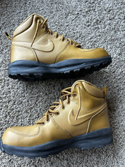 Size 6 (GS) – Nike Manoa Mid Wheat