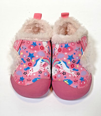 Crova Slippers for Girl Toddlers, Size 9.5 Pink with hook & loop closure