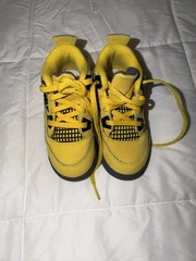 Jordan 4 Retro Lightning
