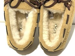 UGG Slippers Kids Dakota Slipper Size 9/10