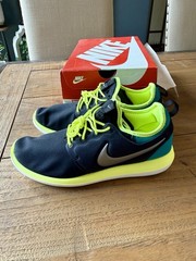 Nike Roshe Two 7 Youth Black Volt Tennis Shoes