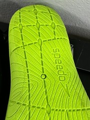 Speedo Kids Black and Yellow Surfwalker Pro 2.0 Water Shoes Size 4 USA NEW