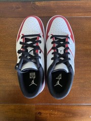 JORDAN NU RETRO 1 LOW (GS) VARSITY RED/BLACK-WHITE