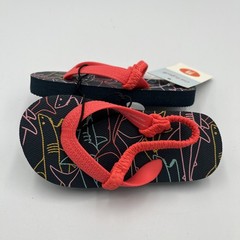Cat & Jack Kids Flip Flops Size 5/6 Colorful Shark Design Summer Sandals