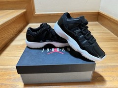 Air Jordan 11 Retro Low GS 72-10 GS Size 6.5Y 528896-001 BNIB DS