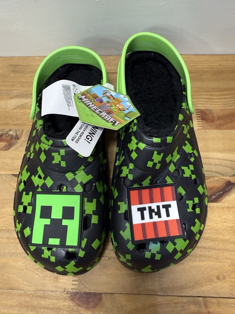 NEW Minecraft Fleece Lined Shoes Size 3/4 Clogs Slip-On With Charms NWT Green