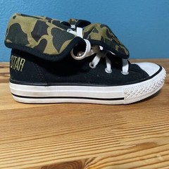 Converse All Star Chuck Taylor High Tops Canvas Black and Camo Jr size 13 Kids