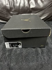 Air Jordan 12 Retro (GS) Black/Taxi Box Only -Sz 7y 153265 071