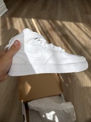 Size 6 (GS) – Nike Air Force 1 LE Mid Triple White