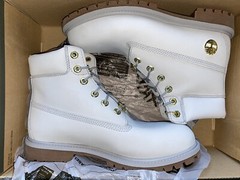 Timberland Premium 6 in Waterproof Boot Light Grey Nubuck Sz 6.5 Junior