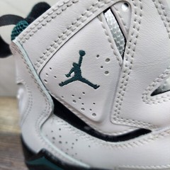 Jordan True Flight White Black Oxidized Green 343795 133 GS SZ 5.5Y Women’s 7
